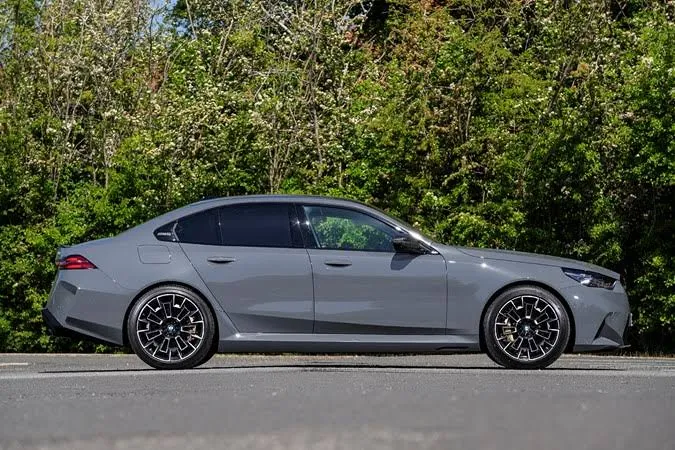 BMW M5 2019 — Foto 2